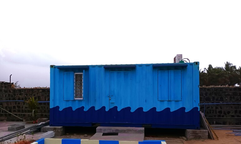 Container Suite (Triple Beds)
